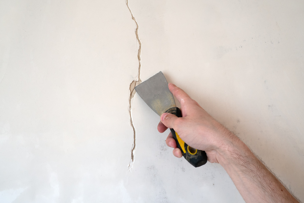 Comment reboucher une fissure dans un mur ?